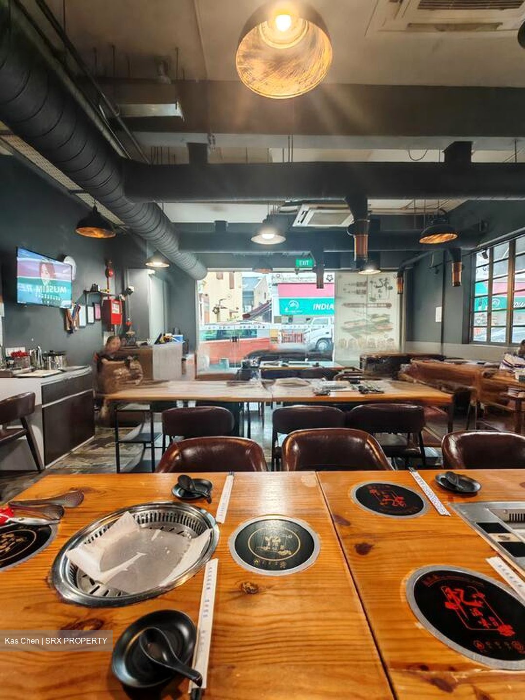 Sims Avenue (D14), Retail #454261731